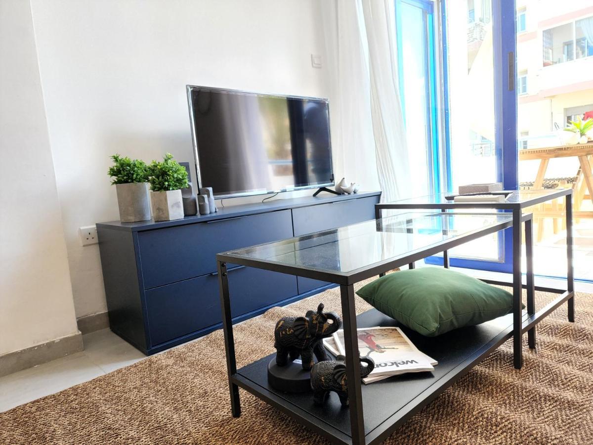 Frida'S Cozy Two Bedroom Apt 라르나카 외부 사진