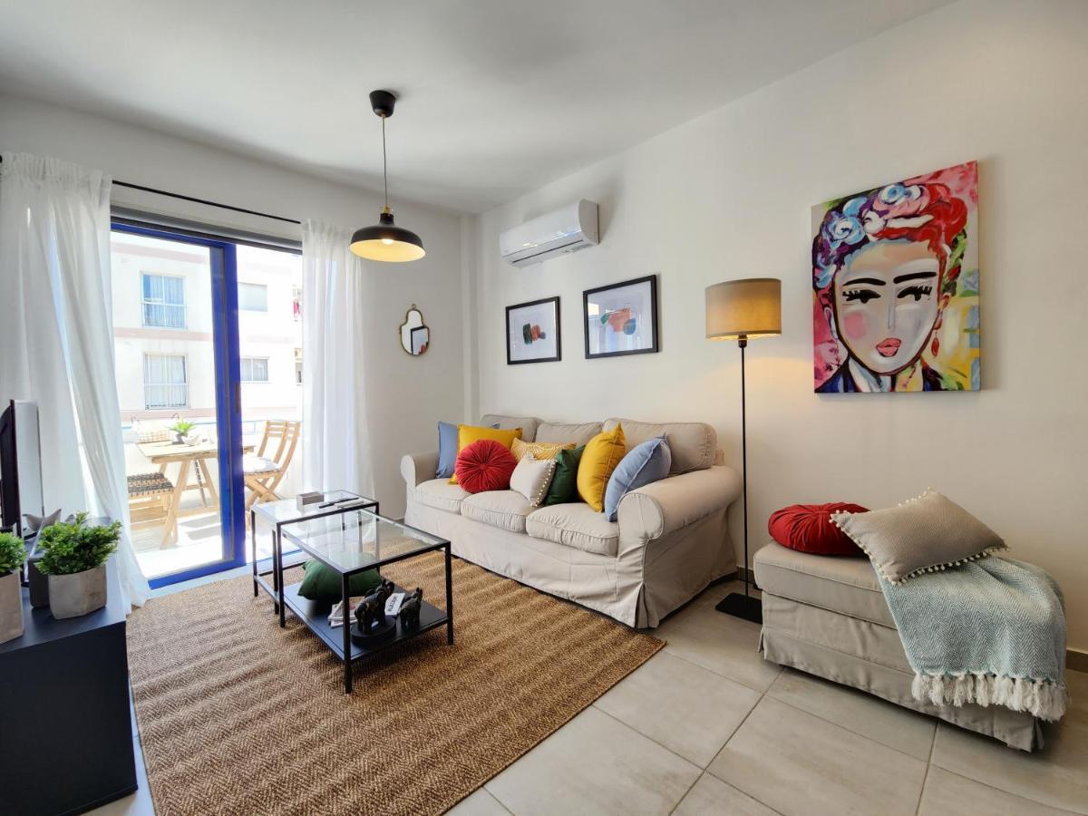 Frida'S Cozy Two Bedroom Apt 라르나카 외부 사진