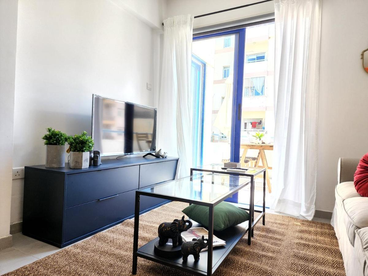 Frida'S Cozy Two Bedroom Apt 라르나카 외부 사진