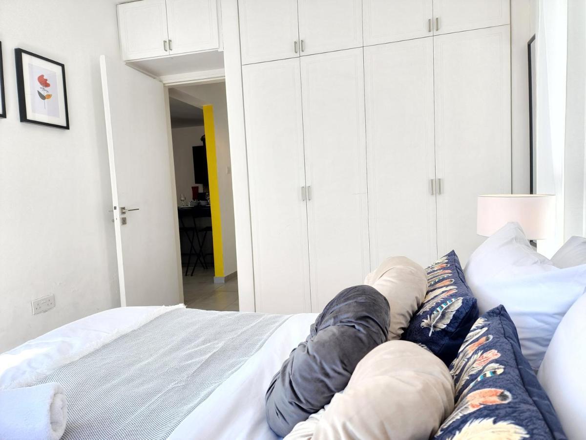 Frida'S Cozy Two Bedroom Apt 라르나카 외부 사진