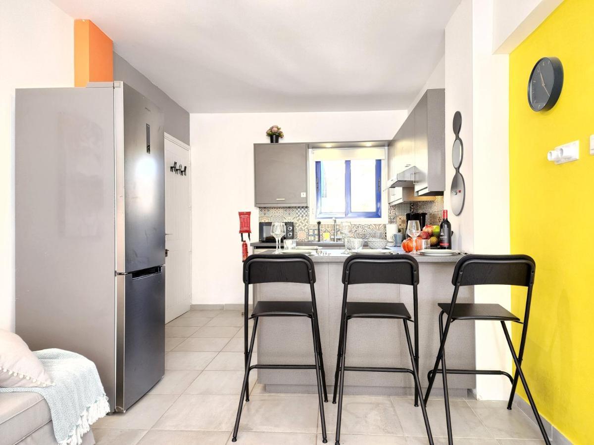 Frida'S Cozy Two Bedroom Apt 라르나카 외부 사진