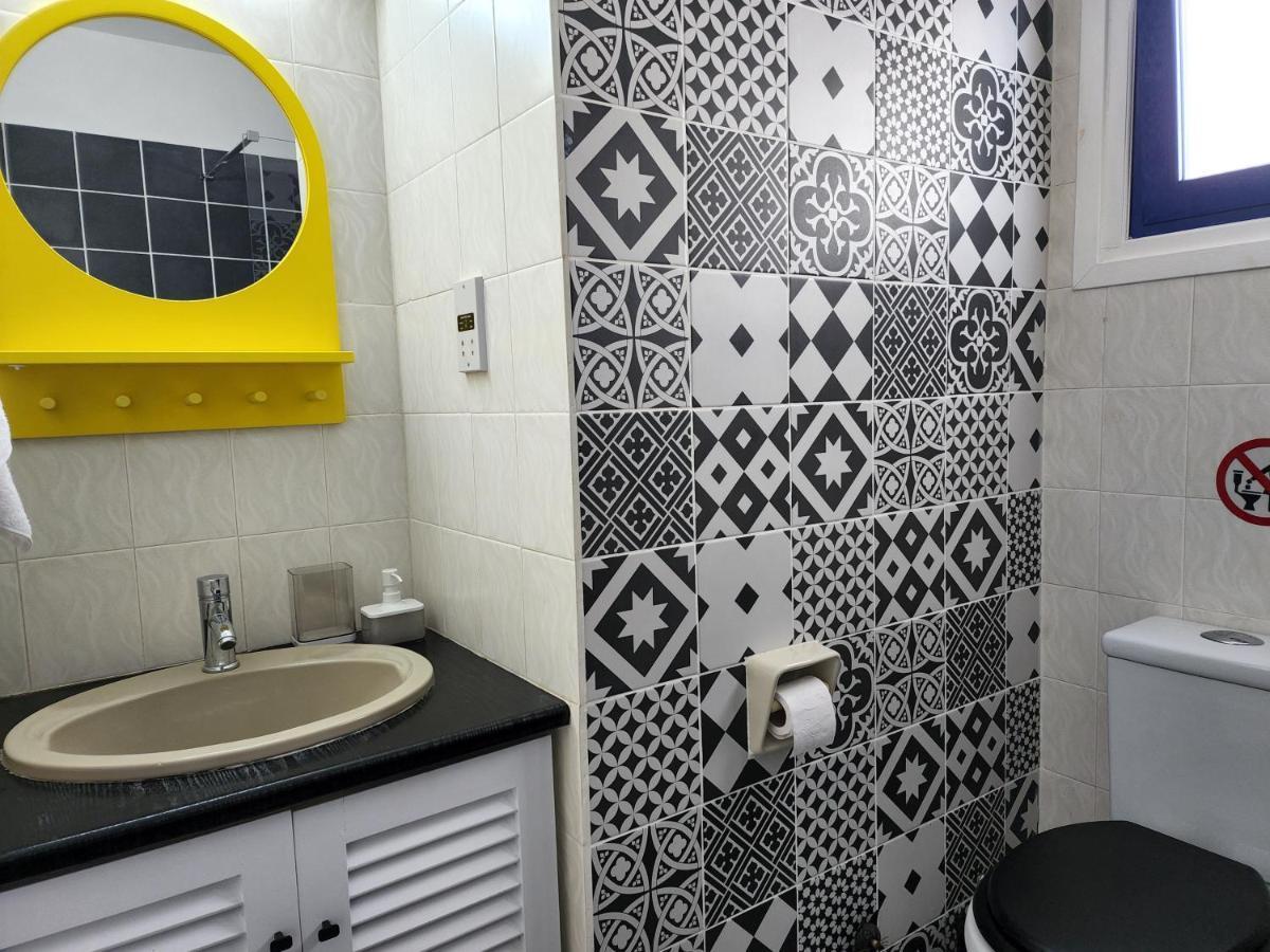 Frida'S Cozy Two Bedroom Apt 라르나카 외부 사진